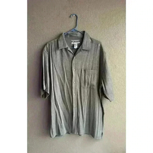 Untied Short Sleeve Army Green Button Down Shirt Men's Size L - Picture 1 of 5